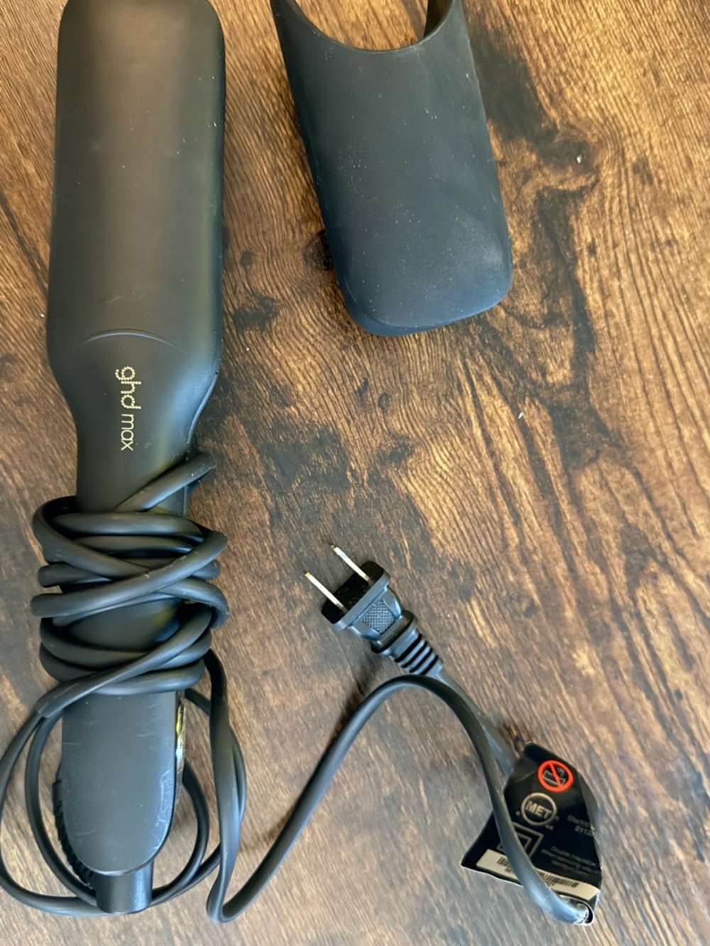 ghd Max Wide-Plate Hair Straightener in Black